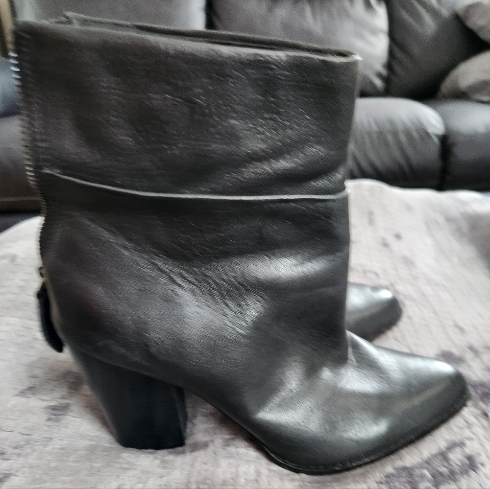 Aldo Size 10 Black Leather Ankle Boots